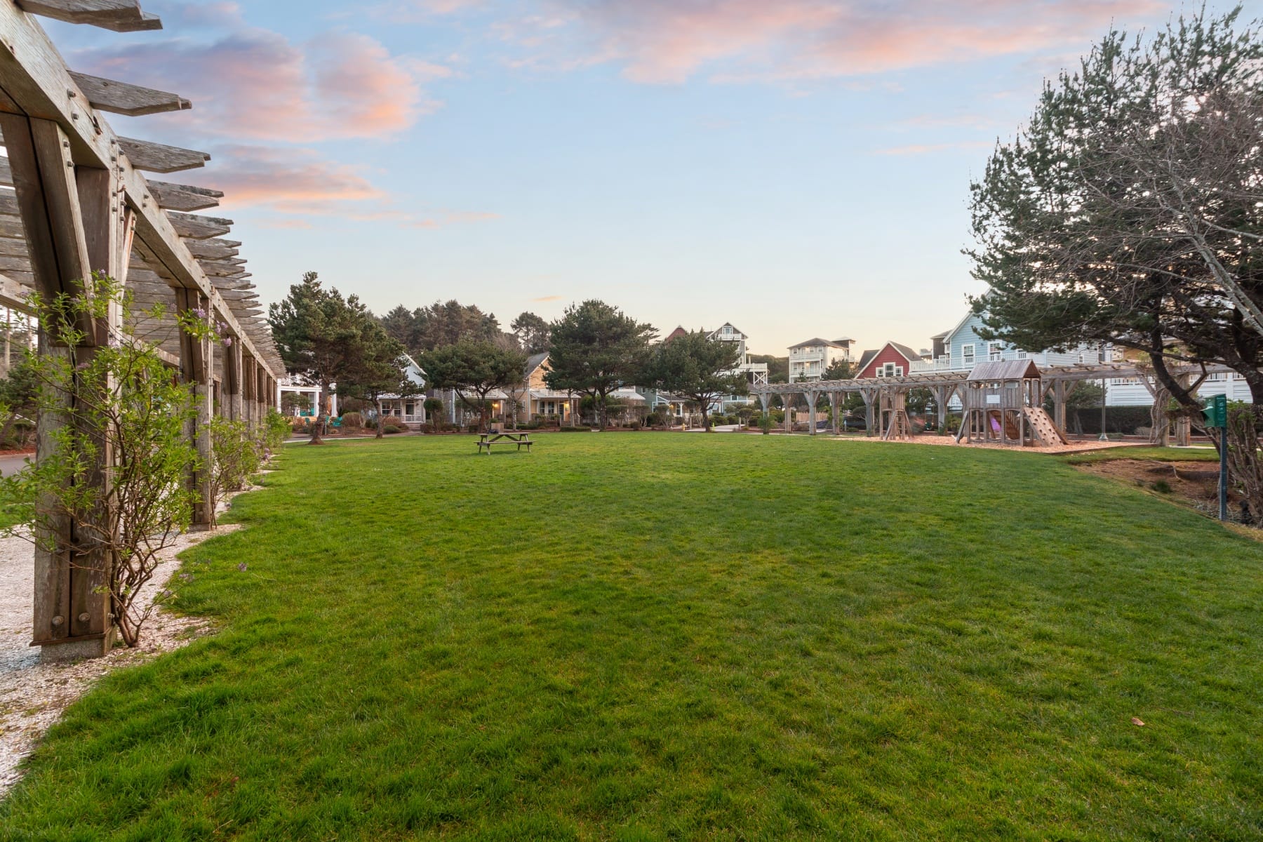  2601 SW ANEMONE AVE Avenue Lincoln City, OR 97367 - 物件實景