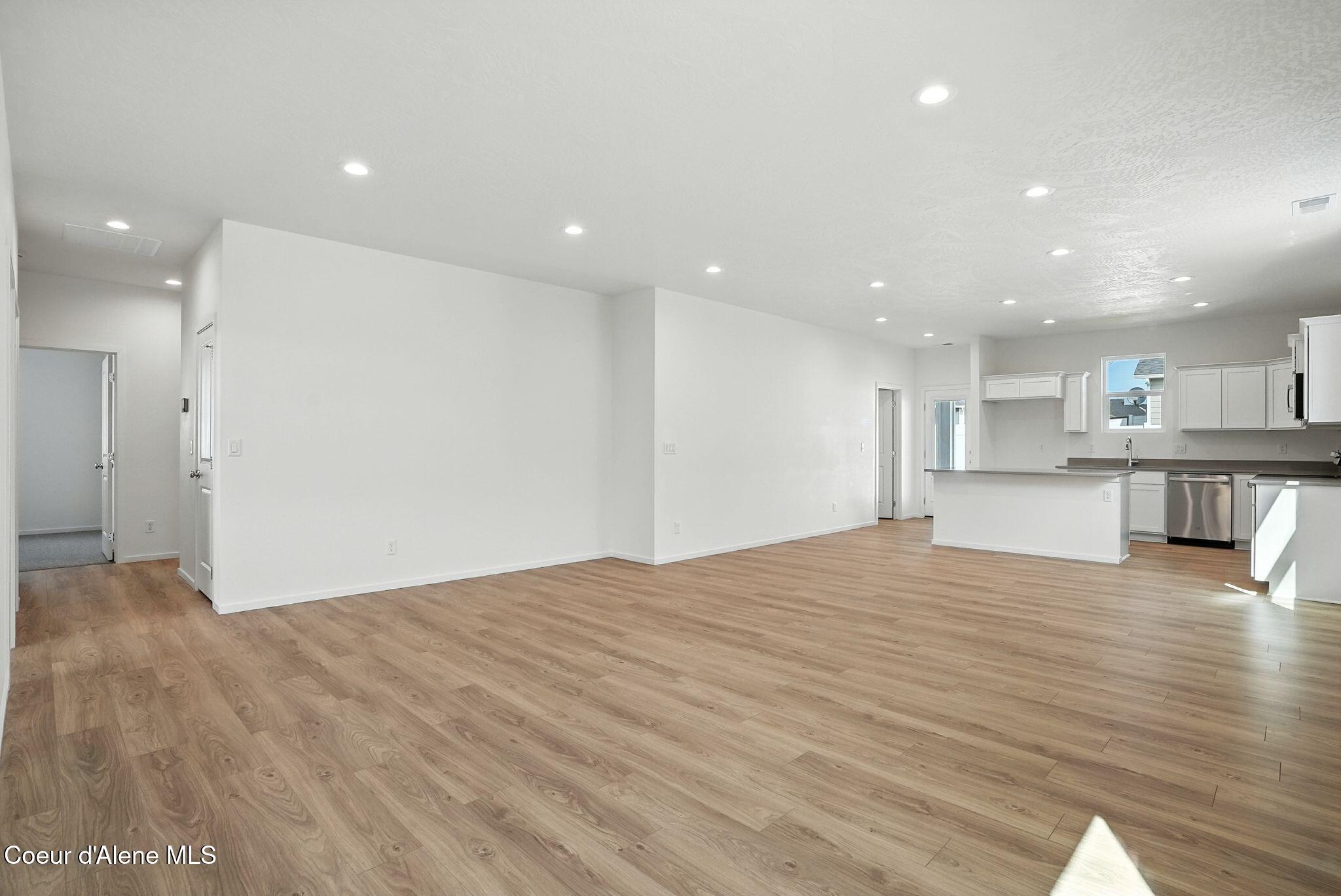 Post Falls, Idaho, 83854, United States, 3 Bedrooms Bedrooms, ,Residential,For Sale,1988567