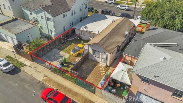 Los Angeles, California, 90044, United States, 4 Bedrooms Bedrooms, ,Residential,For Sale,2040182