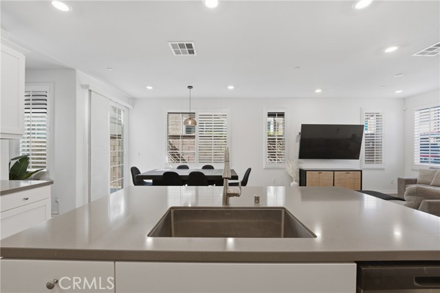 Fontana, California, 92336, United States, 4 Bedrooms Bedrooms, ,4 BathroomsBathrooms,Residential,For Sale,1981803