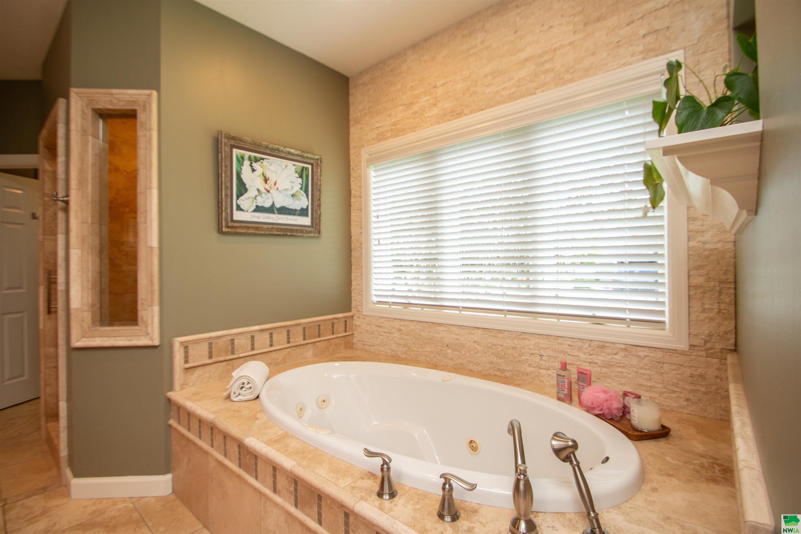 Jefferson, South Dakota, 57038, United States, 5 Bedrooms Bedrooms, ,5 BathroomsBathrooms,Residential,For Sale,1930166