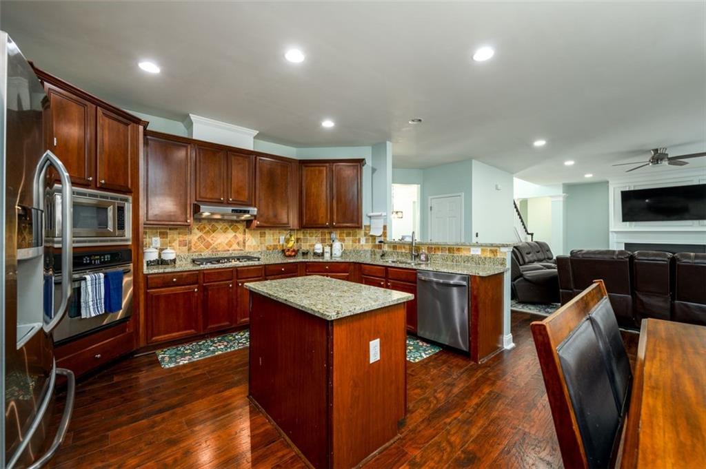 Lilburn, Georgia, 30047, United States, 5 Bedrooms Bedrooms, ,3 BathroomsBathrooms,Residential,For Sale,1882447