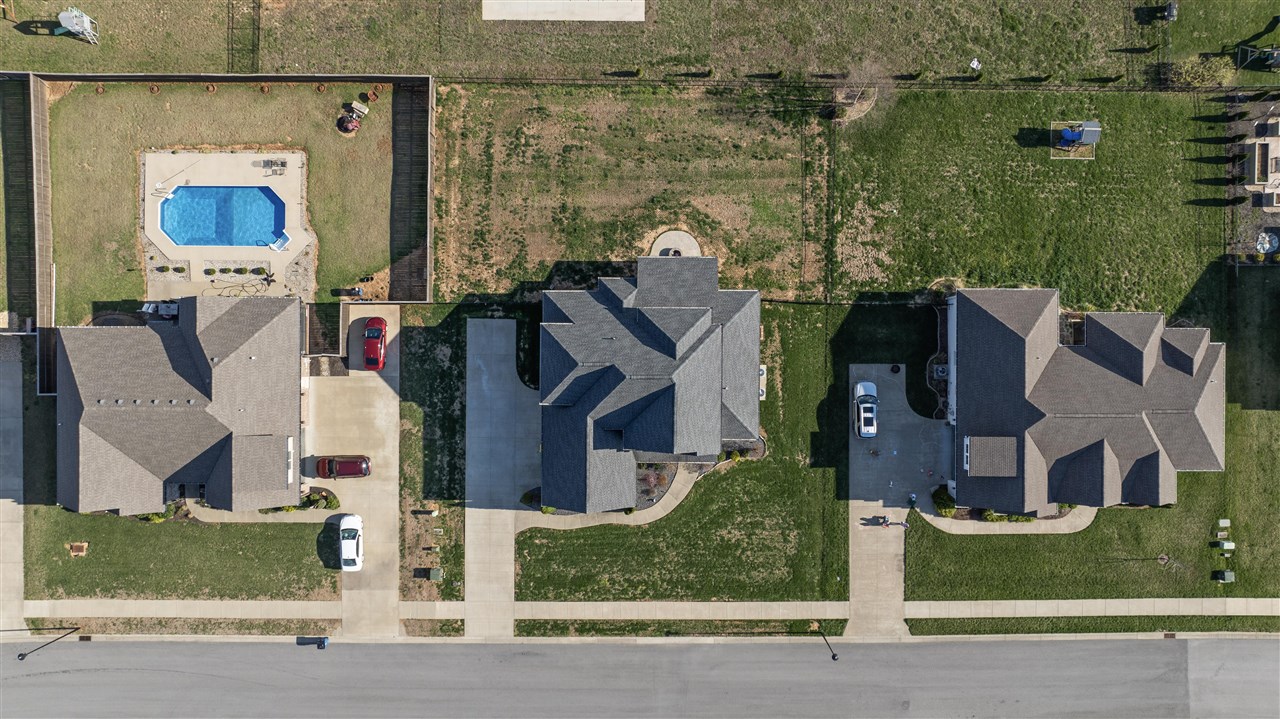 Alvaton, Kentucky, 42122, United States, 5 Bedrooms Bedrooms, ,4 BathroomsBathrooms,Residential,For Sale,1939177