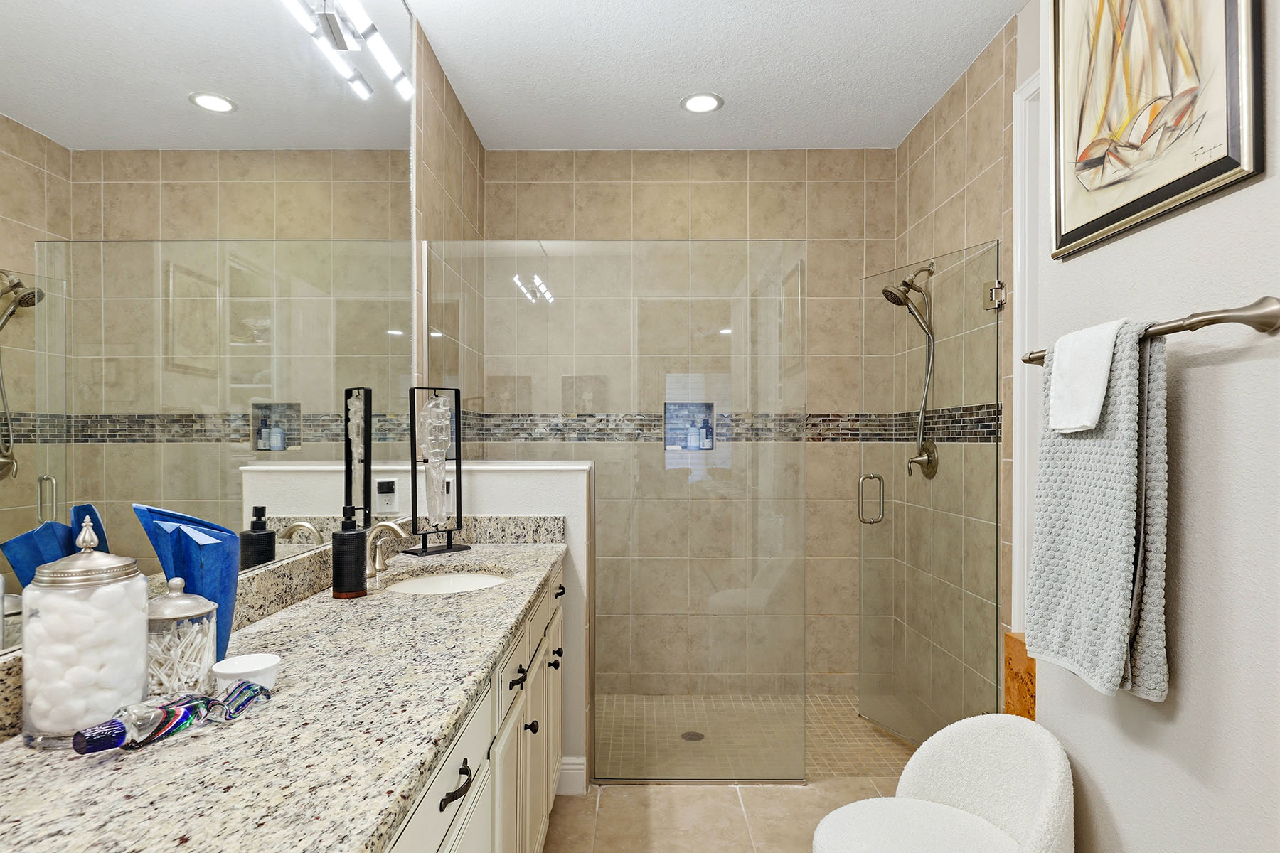  ENCLAVE/FRST LAKES - 物件實景