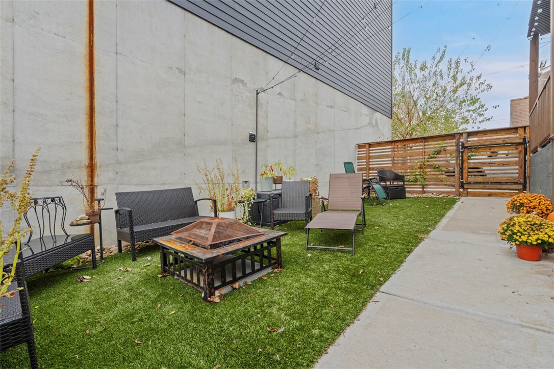 Lawrenceville, Pennsylvania, 15201, United States, ,Residential,For Sale,1988380