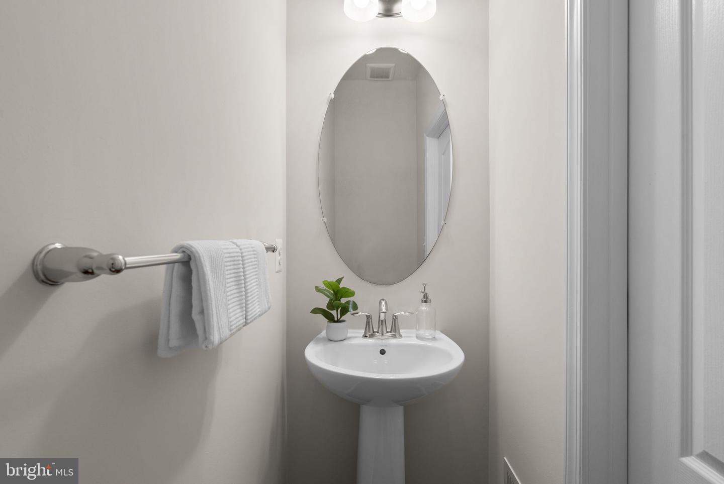 Elkridge, Maryland, 21075, United States, 4 Bedrooms Bedrooms, ,4 BathroomsBathrooms,Residential,For Sale,2002050