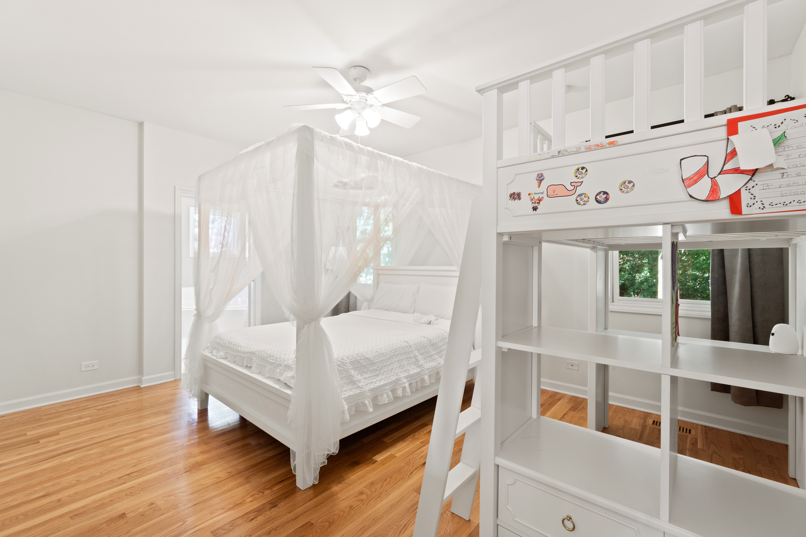 Glenview, Illinois, 60026, United States, 4 Bedrooms Bedrooms, ,4 BathroomsBathrooms,Residential,For Sale,1991544