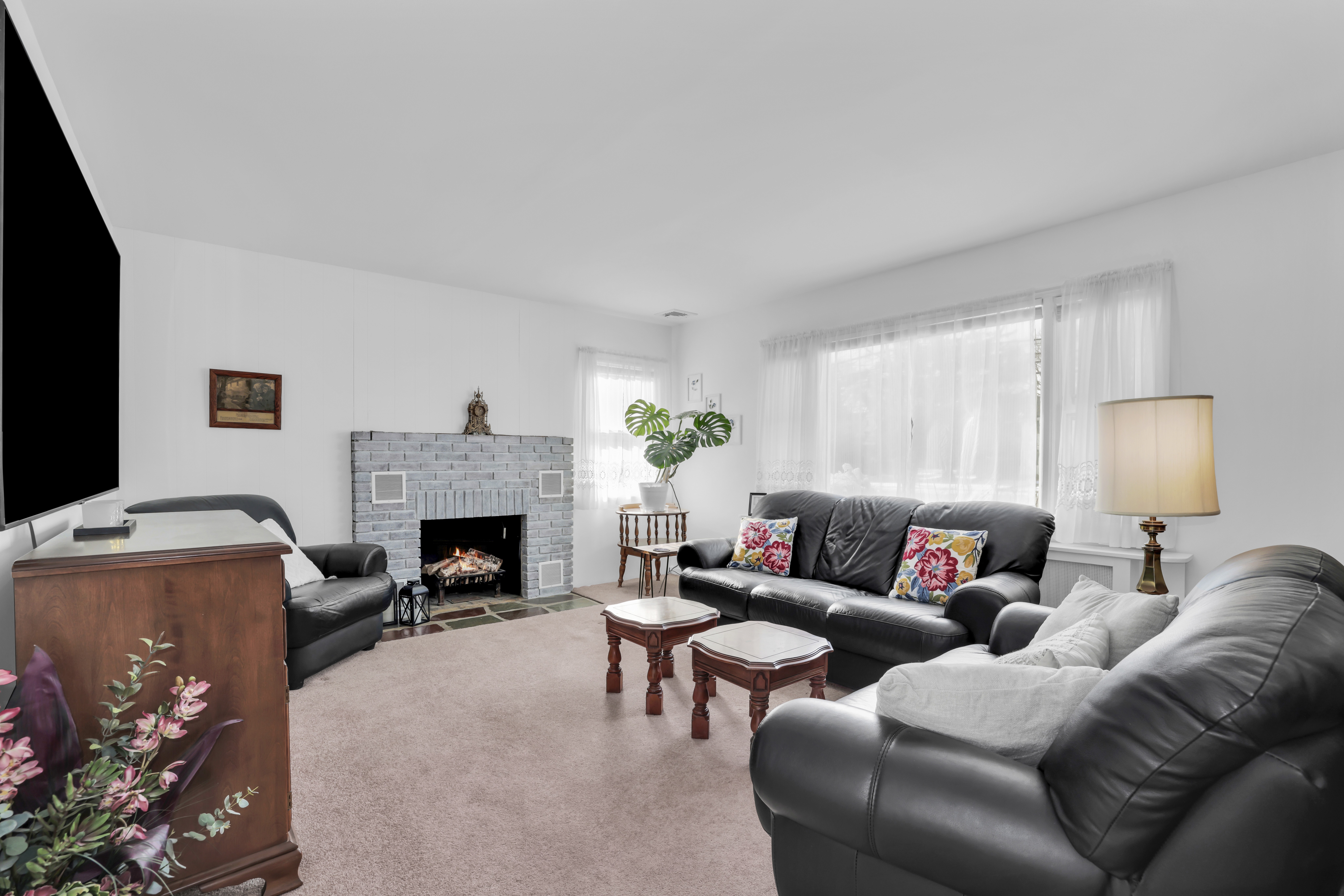 Pompton Plains, New Jersey, 07444, United States, 4 Bedrooms Bedrooms, ,3 BathroomsBathrooms,Residential,For Sale,2007489