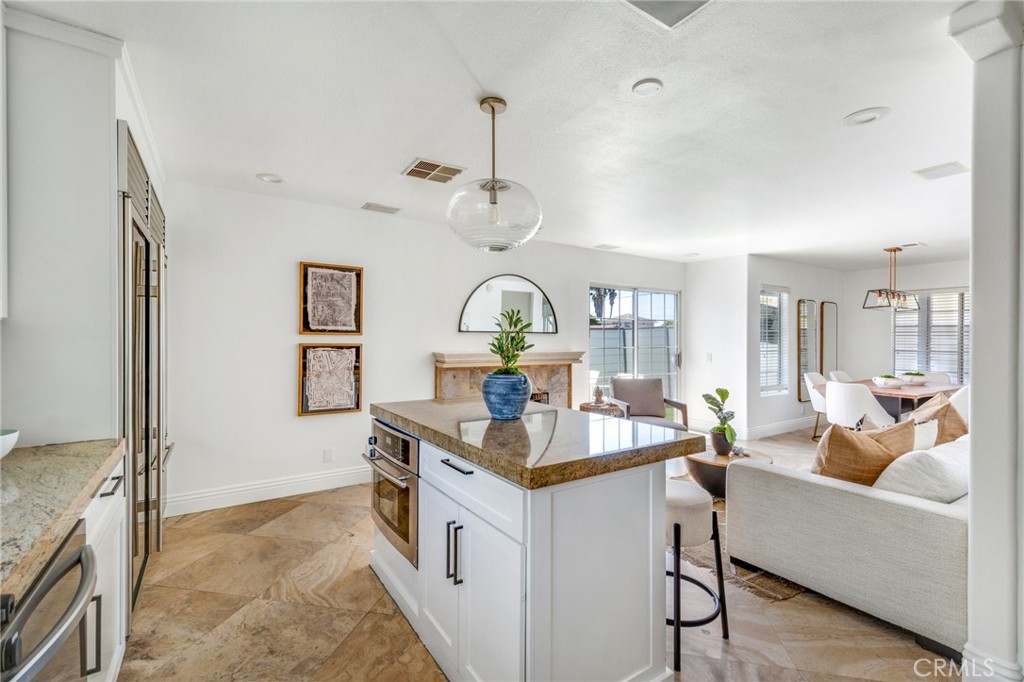 Costa Mesa, California, 92627, United States, 3 Bedrooms Bedrooms, ,2 BathroomsBathrooms,Residential,For Sale,1847589