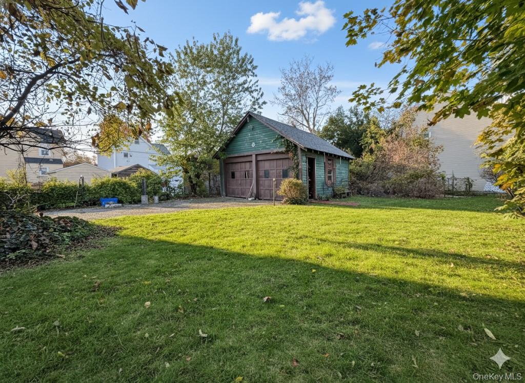 Glen Cove, New York, 11542, United States, 2 Bedrooms Bedrooms, ,2 BathroomsBathrooms,Residential,For Sale,1988144