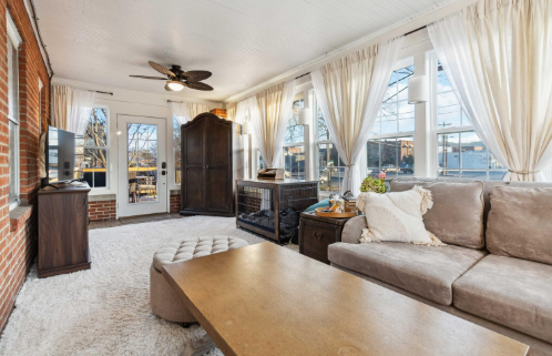 Barbourville, Kentucky, 40769, United States, 7 Bedrooms Bedrooms, ,4 BathroomsBathrooms,Residential,For Sale,1973975