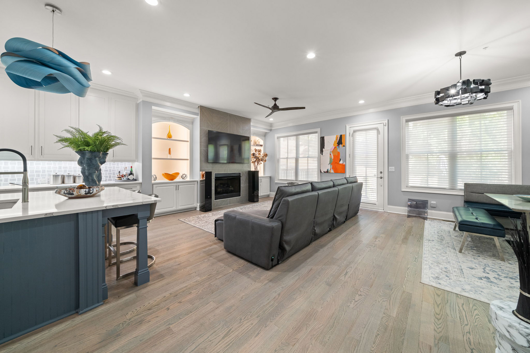  Exceptional Four Level European-inspired Townhome - 物件實景