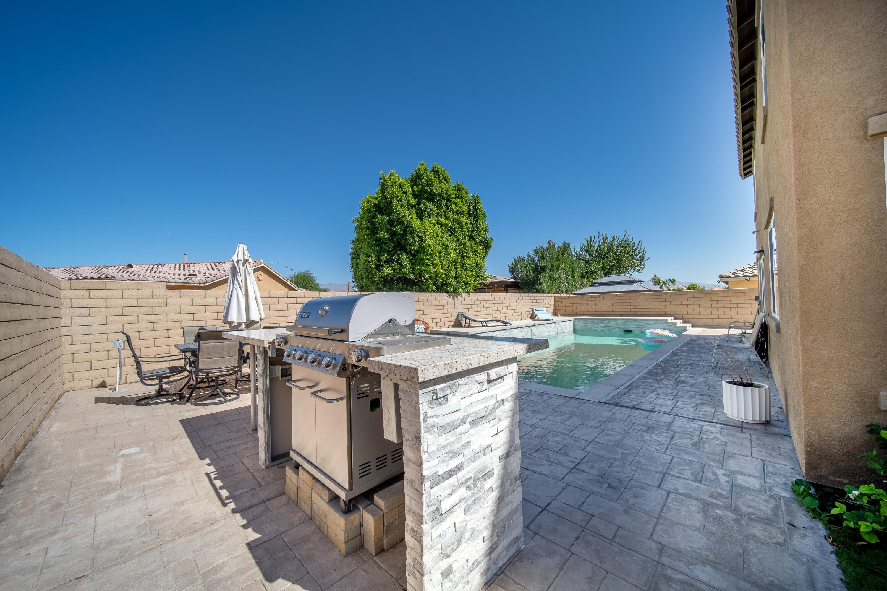 Coachella, California, 92236, United States, 5 Bedrooms Bedrooms, ,3 BathroomsBathrooms,Residential,For Sale,2009359