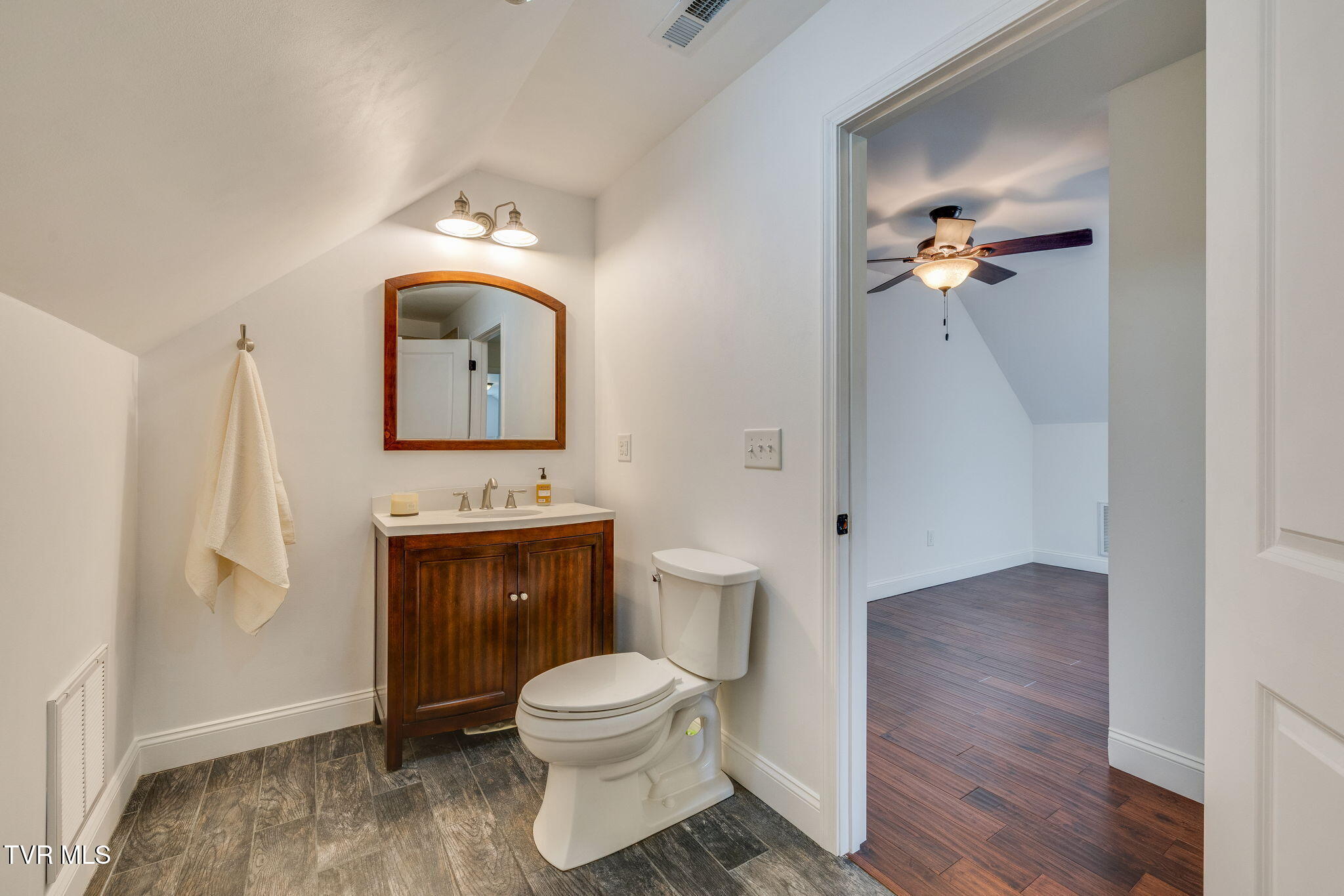 Bluff City, Tennessee, 37618, United States, 3 Bedrooms Bedrooms, ,4 BathroomsBathrooms,Residential,For Sale,2048525