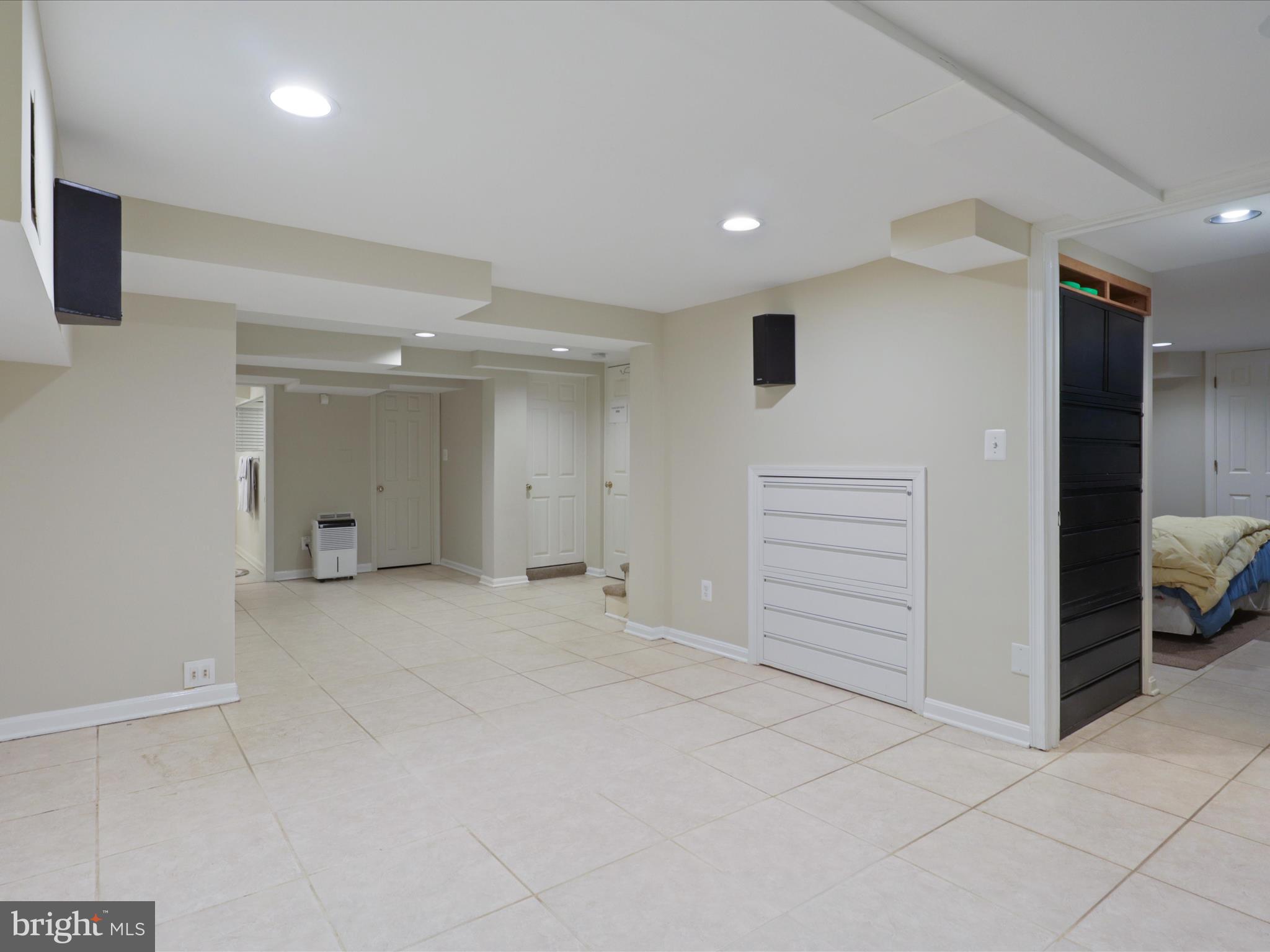 Arlington, Virginia, 22207, United States, 4 Bedrooms Bedrooms, ,4 BathroomsBathrooms,Residential,For Sale,1792386