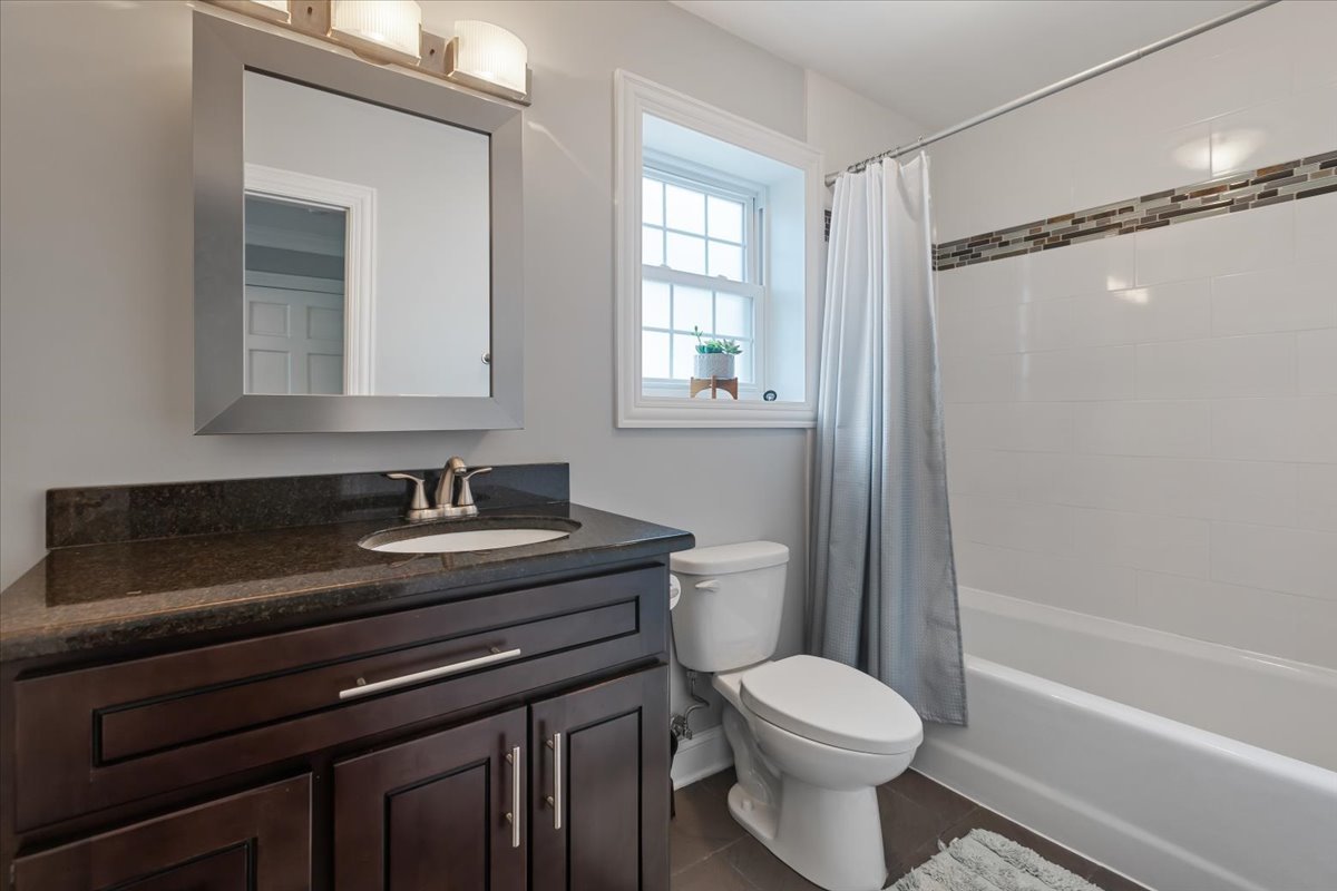 Lombard, Illinois, 60148, United States, 4 Bedrooms Bedrooms, ,4 BathroomsBathrooms,Residential,For Sale,1900568