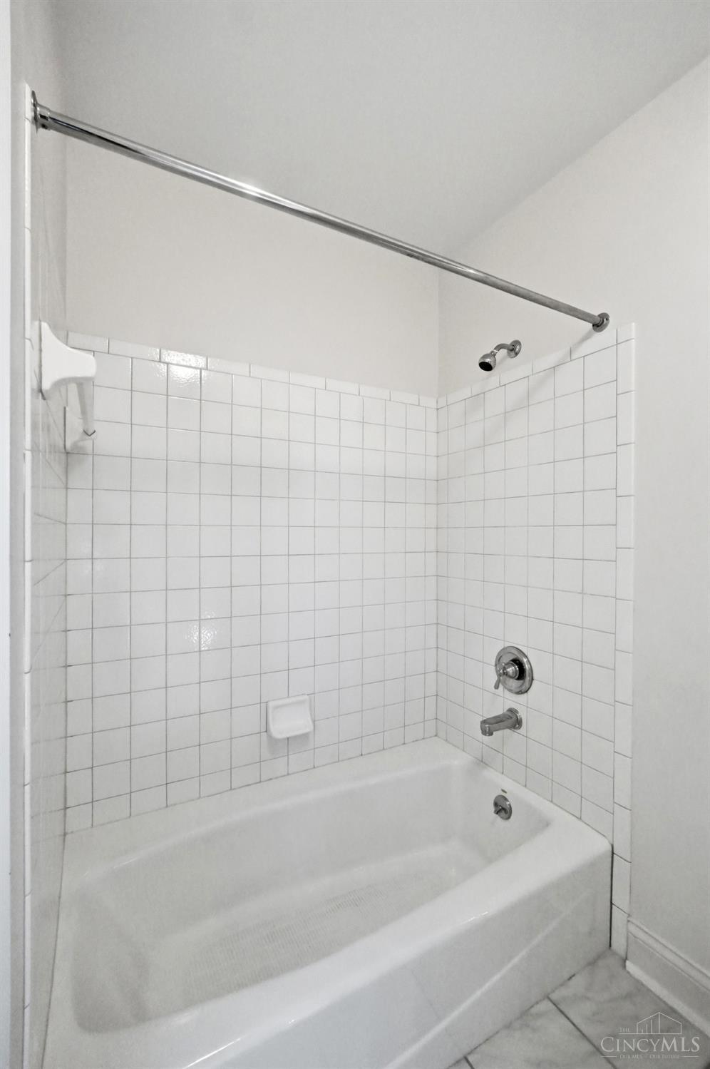 Anderson Twp, Ohio, 45230, United States, 5 Bedrooms Bedrooms, ,6 BathroomsBathrooms,Residential,For Sale,1988245