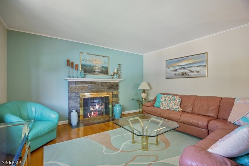 West Orange Twp., New Jersey, 07052, United States, 2 Bedrooms Bedrooms, ,2 BathroomsBathrooms,Residential,For Sale,1969241