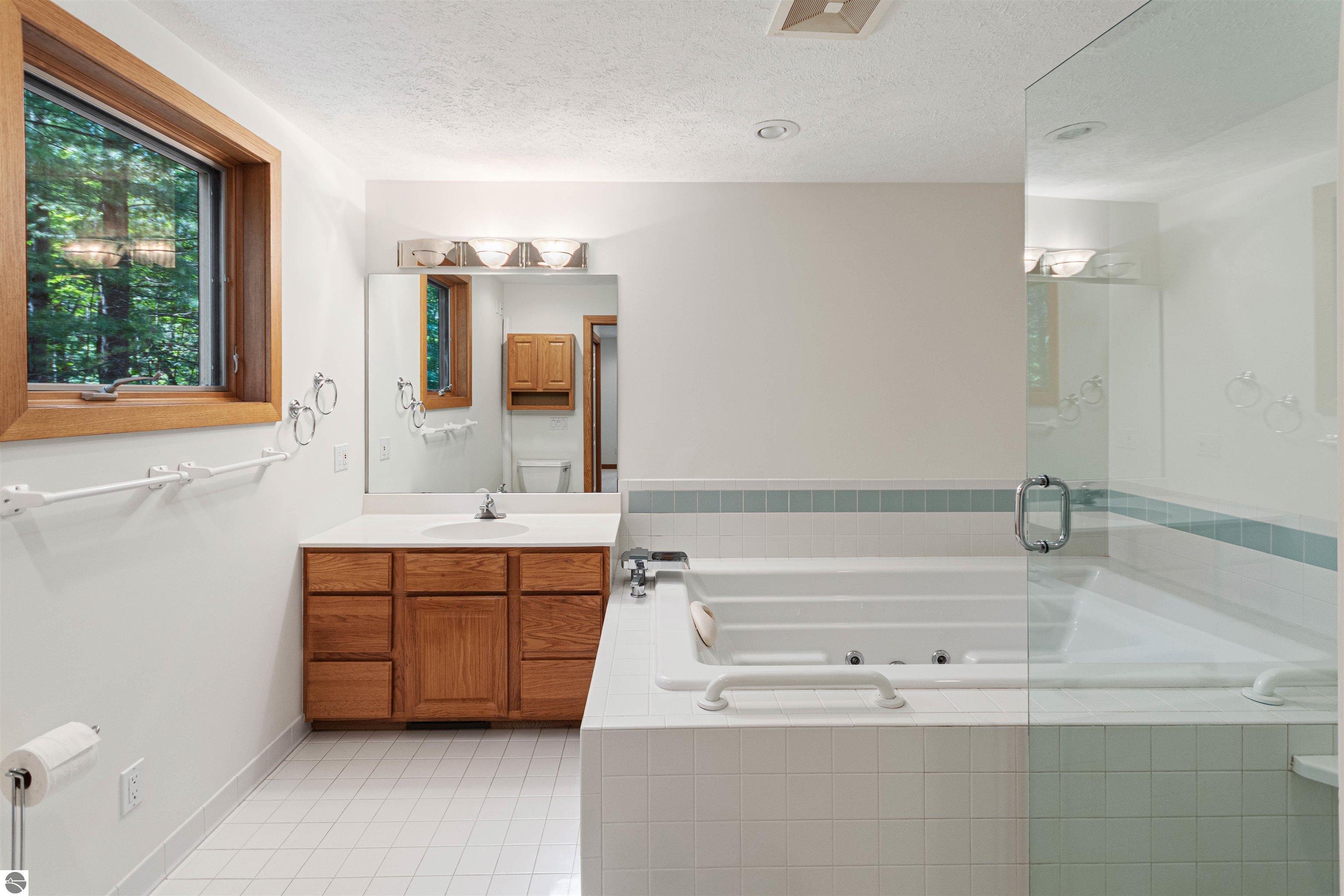 Traverse City, Michigan, 49686, United States, 3 Bedrooms Bedrooms, ,3 BathroomsBathrooms,Residential,For Sale,1942277