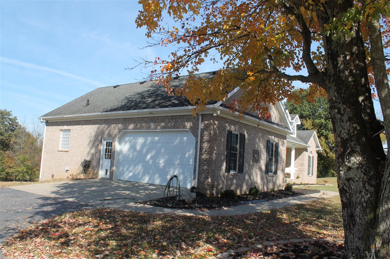 Bowling Green, Kentucky, 42101, United States, 3 Bedrooms Bedrooms, ,2 BathroomsBathrooms,Residential,For Sale,1838101