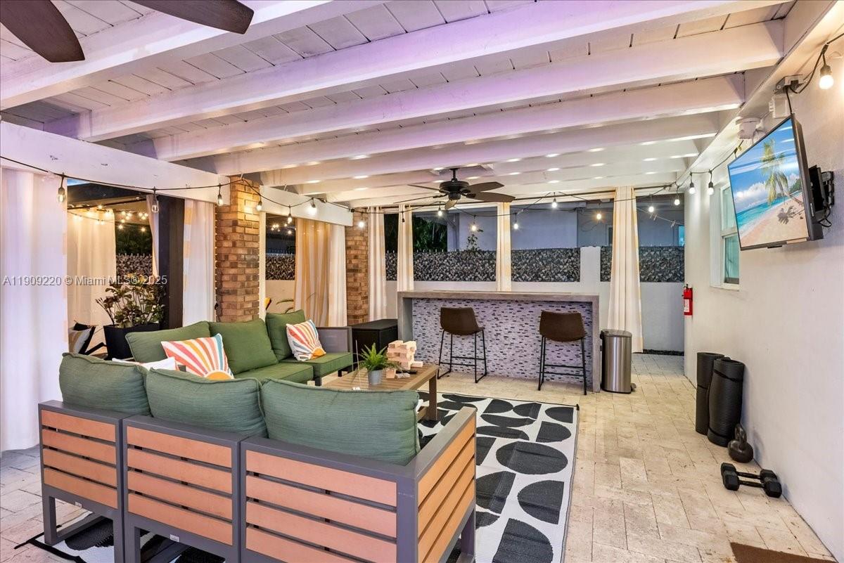 Miami, Florida, 33145, United States, 3 Bedrooms Bedrooms, ,2 BathroomsBathrooms,Residential,For Sale,1987524