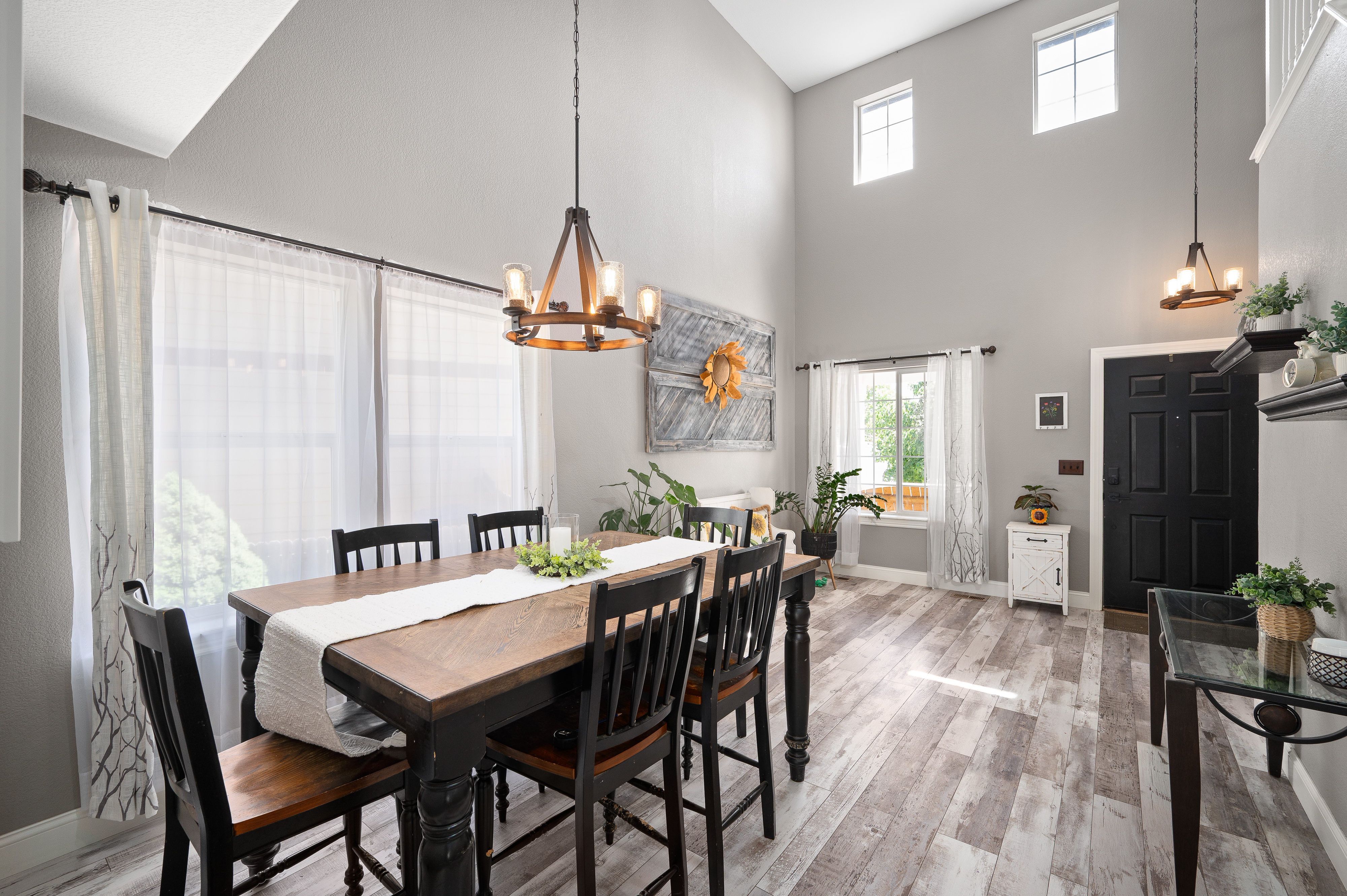  Nestled in the Highly Sought-After Fox Run Community - 物件實景
