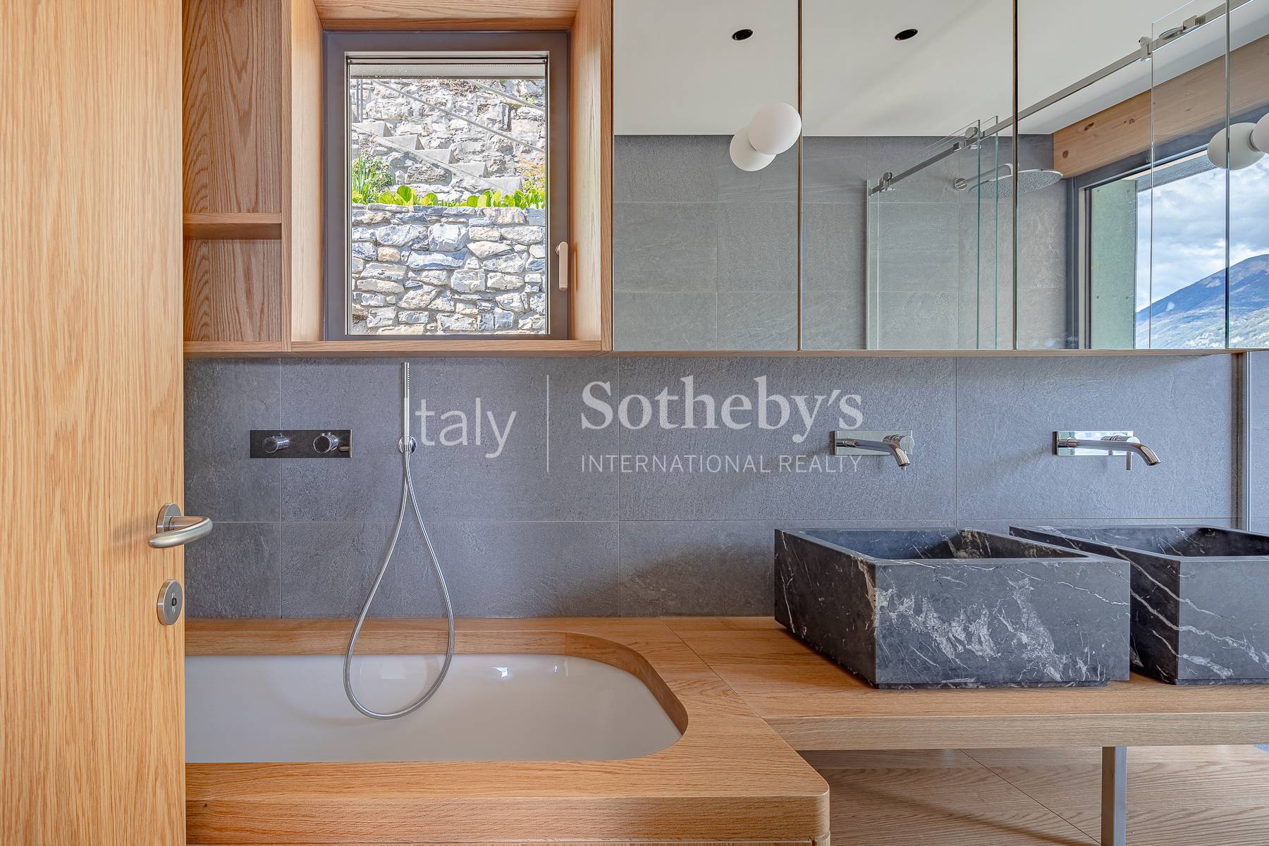  Incredible newly built villa with enchanting lake view - 物件實景