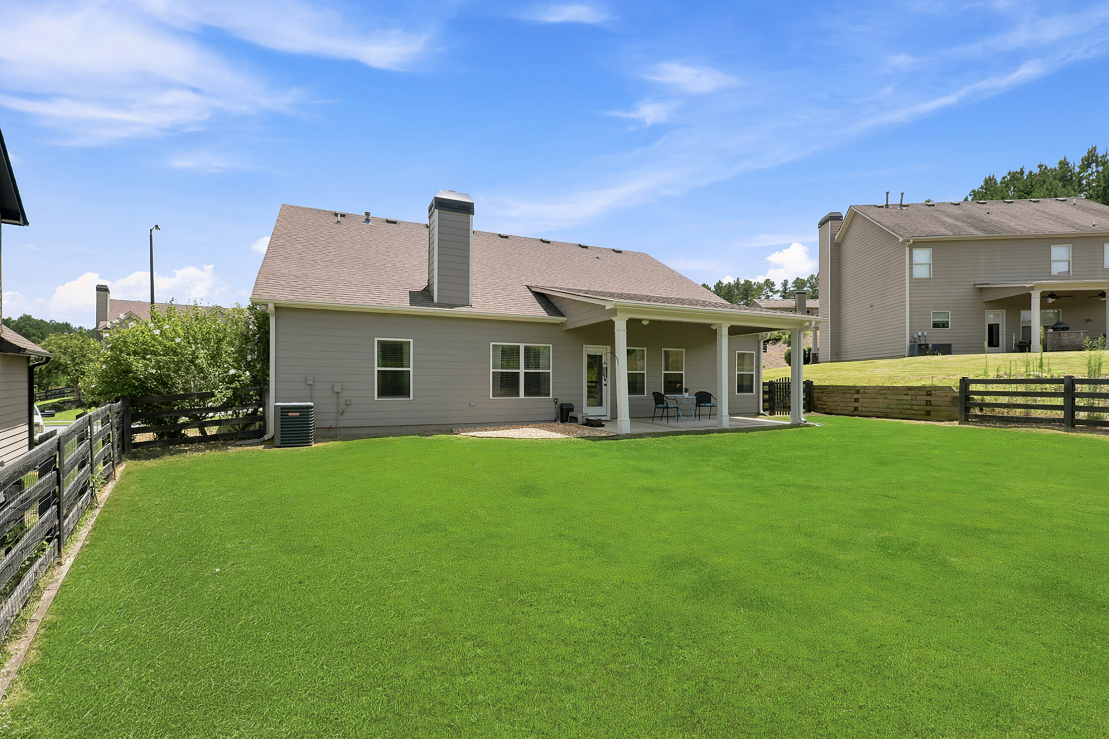  Thoughtfully Designed Craftsman Style Home in Seven Hills - 物件實景