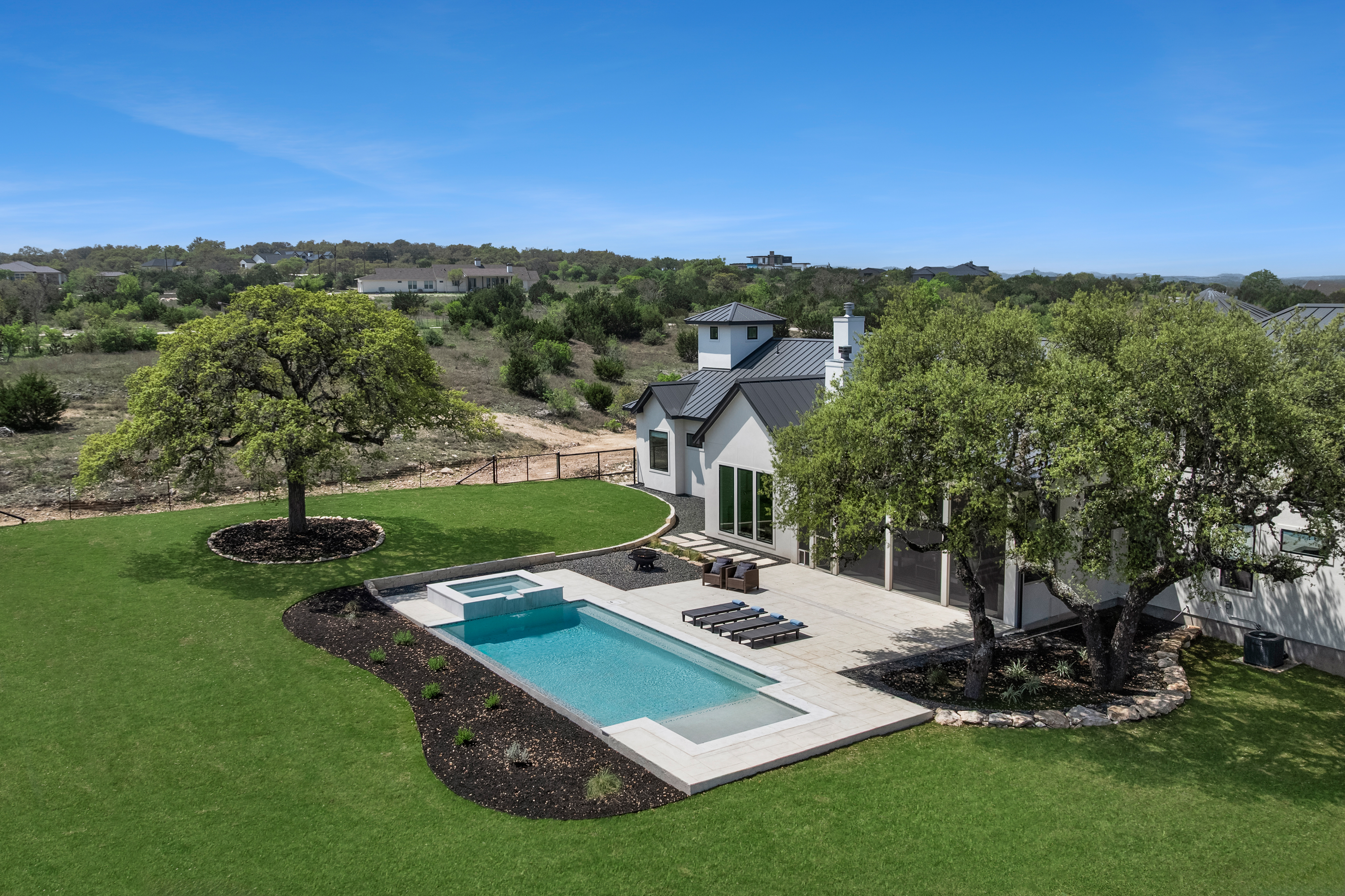  Private 15-Acre Estate with Modern Design and Scenic Hill Country Views - 物件實景