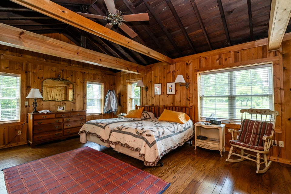 Coloma, Michigan, 49038, United States, 5 Bedrooms Bedrooms, ,4 BathroomsBathrooms,Residential,For Sale,1850191