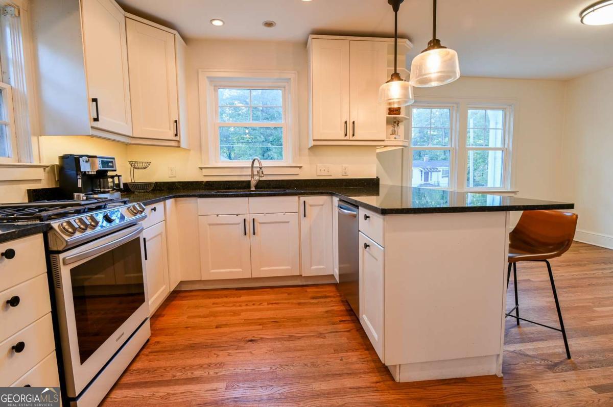 Athens, Georgia, 30606, United States, 4 Bedrooms Bedrooms, ,3 BathroomsBathrooms,Residential,For Sale,1988193