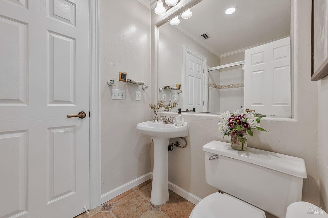 Novato, California, 94949, United States, 5 Bedrooms Bedrooms, ,3 BathroomsBathrooms,Residential,For Sale,1941742