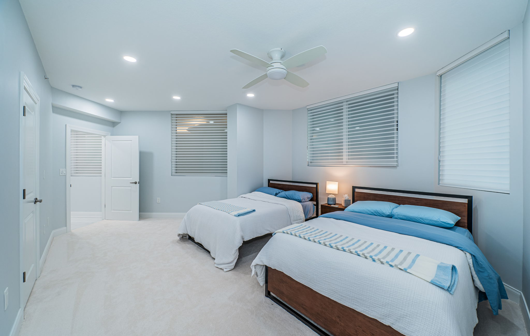 Belleair, Florida, 33756, United States, 2 Bedrooms Bedrooms, ,3 BathroomsBathrooms,Residential,For Sale,1979056