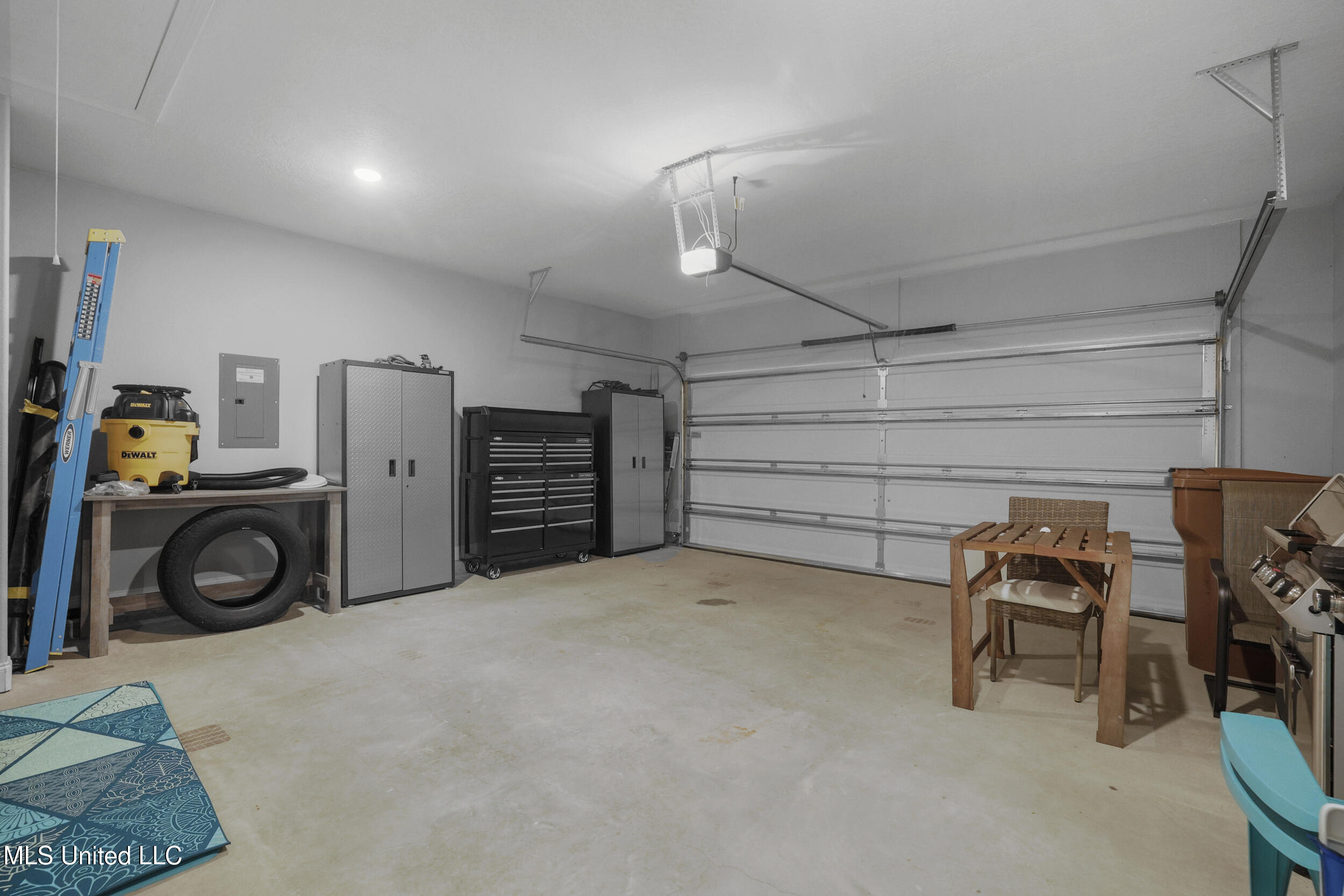 Biloxi, Mississippi, 39531, United States, 3 Bedrooms Bedrooms, ,3 BathroomsBathrooms,Residential,For Sale,1906978