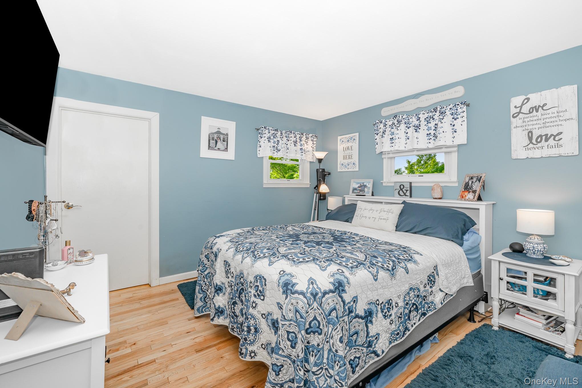 Bay Shore, New York, 11706, United States, 3 Bedrooms Bedrooms, ,1 BathroomBathrooms,Residential,For Sale,1980565