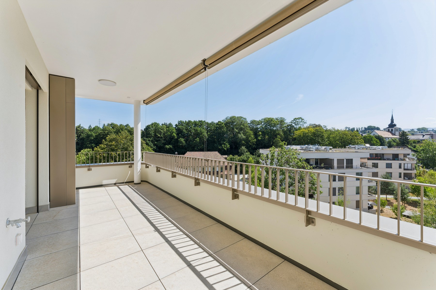  Bright apartment located on the top floor - 物件實景