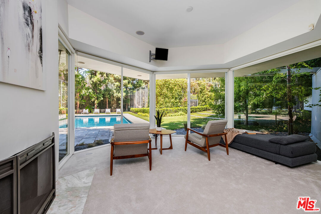 Beverly Hills, California, 90210, United States, 7 Bedrooms Bedrooms, ,2 BathroomsBathrooms,Residential,For Sale,1896171