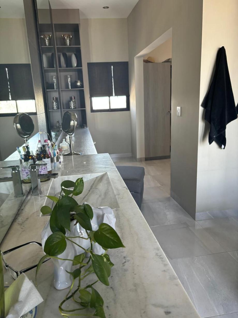 Torreón, Coahuila de Zaragoza, 27106, Mexico, 3 Bedrooms Bedrooms, ,4 BathroomsBathrooms,Residential,For Sale,1991991