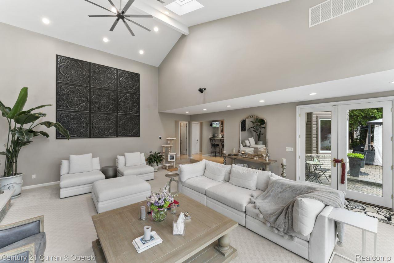 Dearborn Heights, Michigan, 48127, United States, 4 Bedrooms Bedrooms, ,4 BathroomsBathrooms,Residential,For Sale,1905495