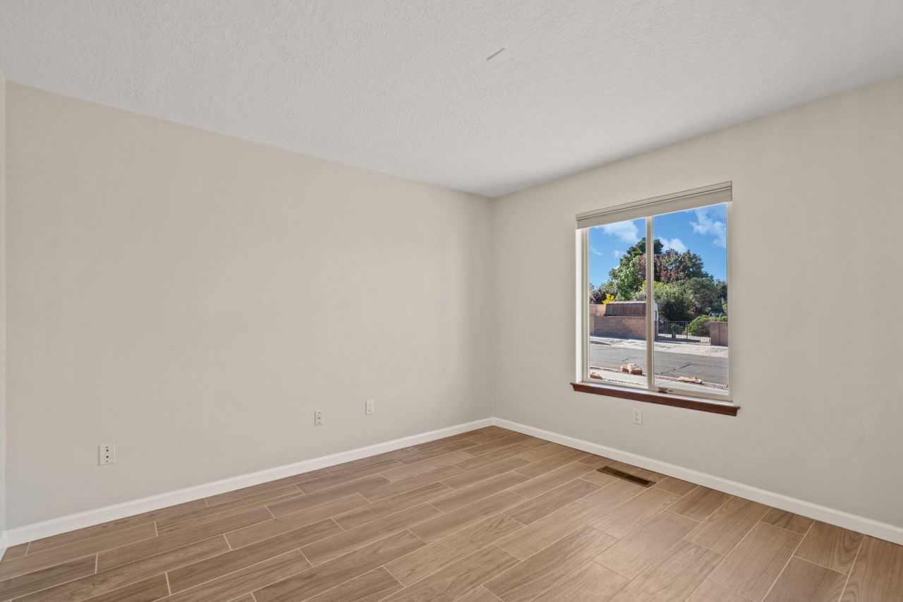 Albuquerque, New Mexico, 87111, United States, 4 Bedrooms Bedrooms, ,3 BathroomsBathrooms,Residential,For Sale,1985317