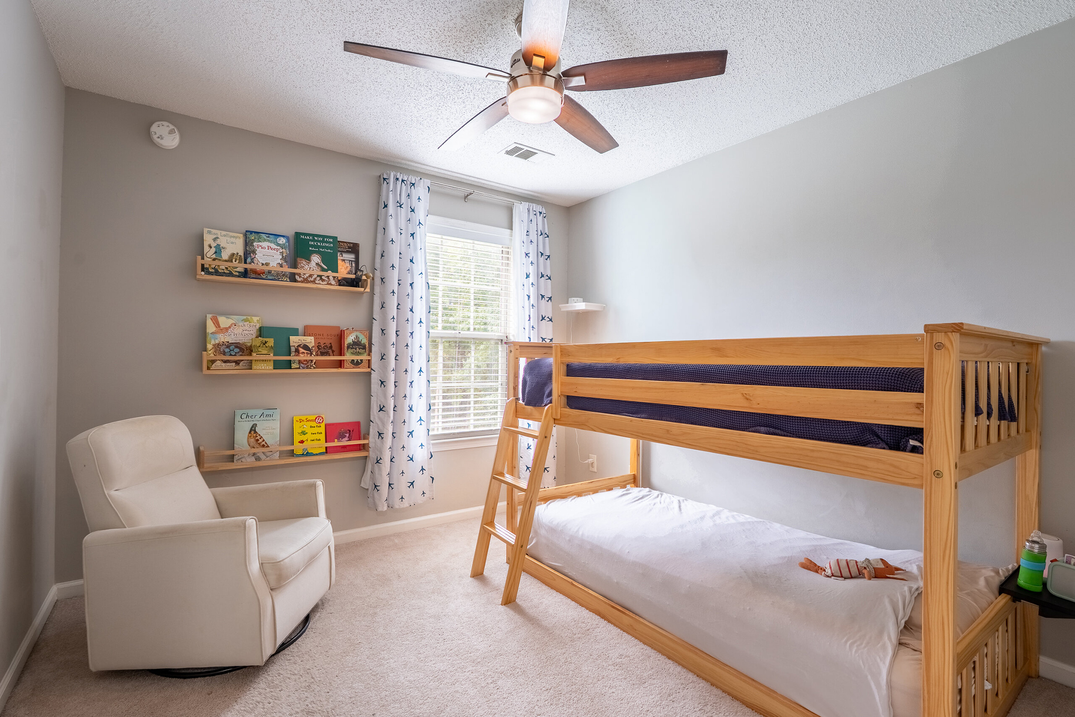  Beautifully Updated Townhome in Desirable Windward/Deerfield Area of Alpharetta - 物件實景