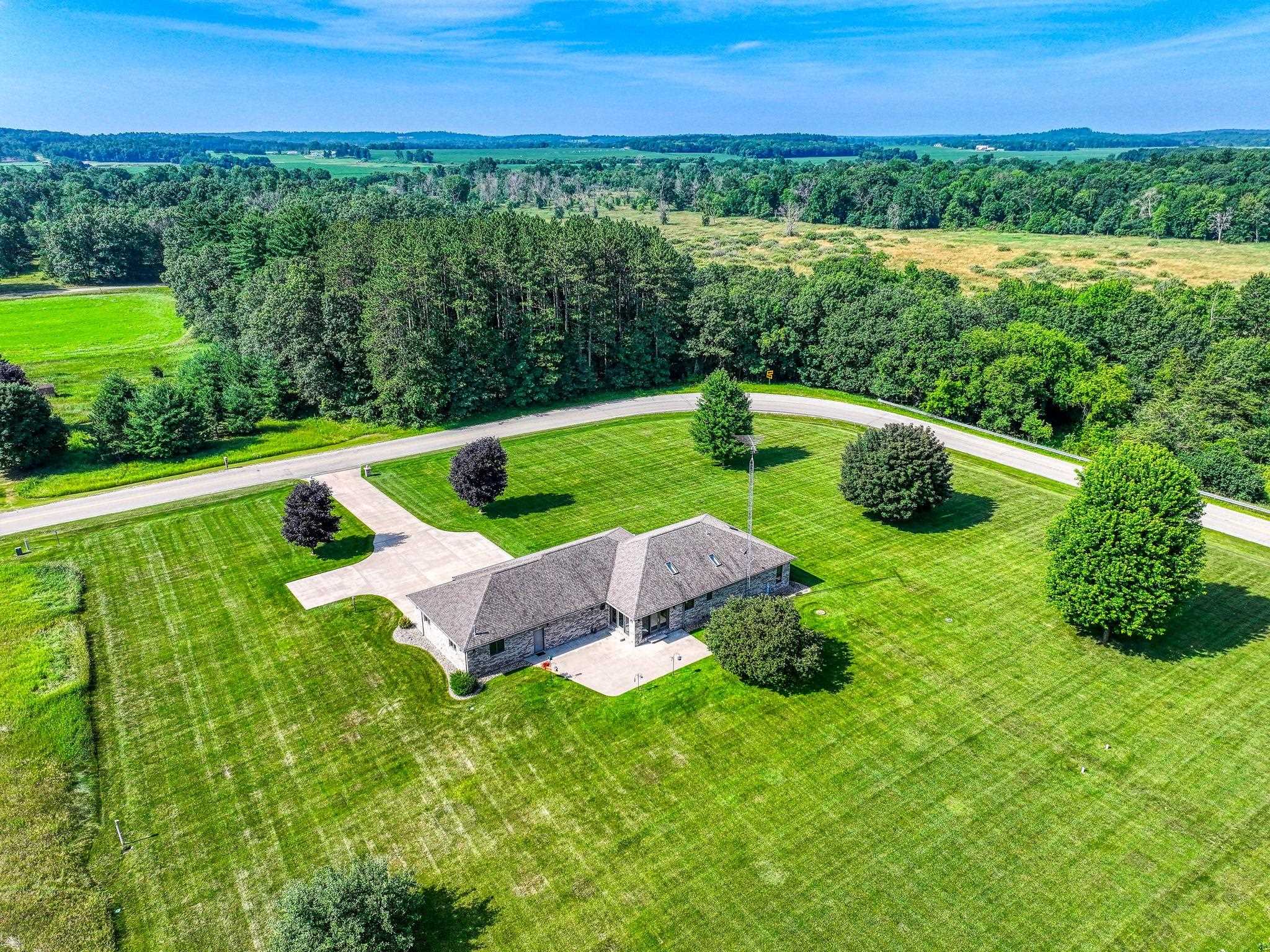 Redgranite, Wisconsin, 54970, United States, 3 Bedrooms Bedrooms, ,3 BathroomsBathrooms,Residential,For Sale,1982577