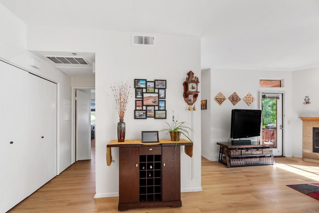 San Diego, California, 92128, United States, 2 Bedrooms Bedrooms, ,2 BathroomsBathrooms,Residential,For Sale,2001804