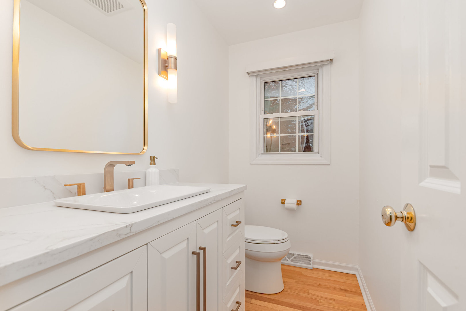 Naperville, Illinois, 60563, United States, 4 Bedrooms Bedrooms, ,3 BathroomsBathrooms,Residential,For Sale,1996780