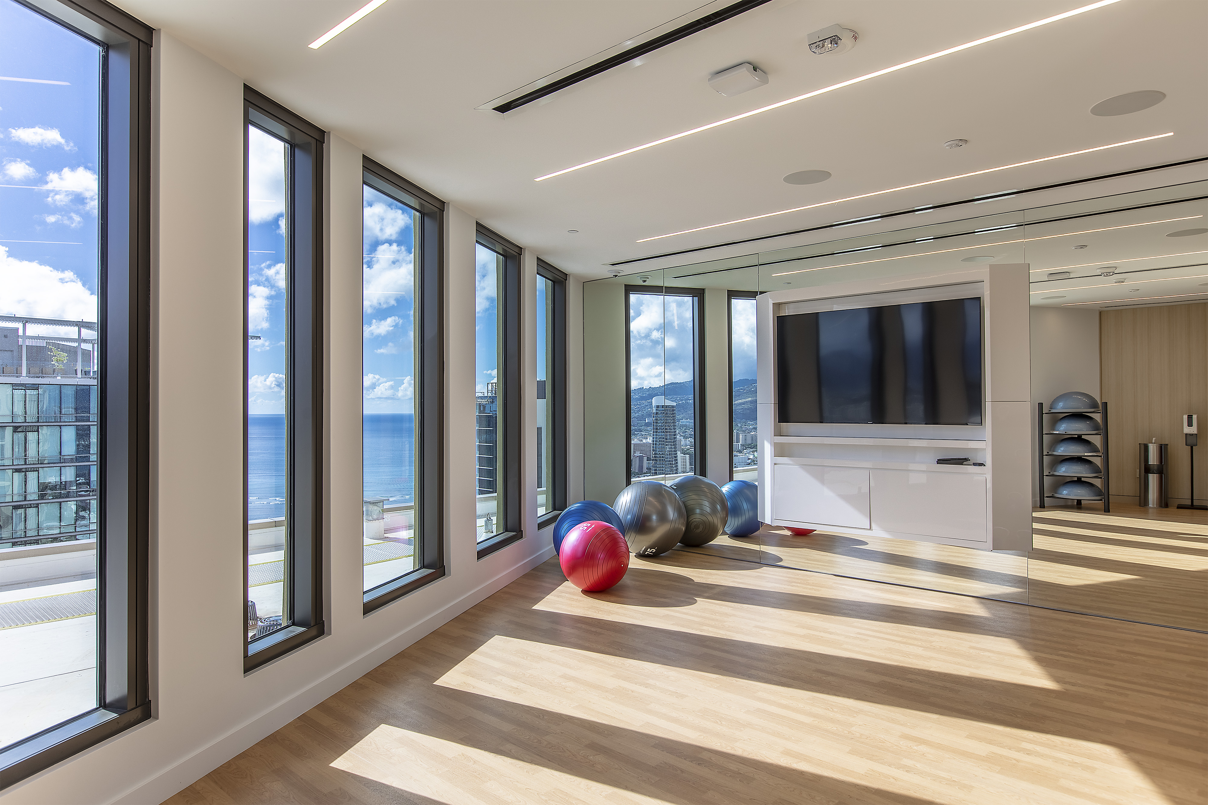 Honolulu, Hawaii, 96814, United States, ,1 BathroomBathrooms,Residential,For Sale,2009311