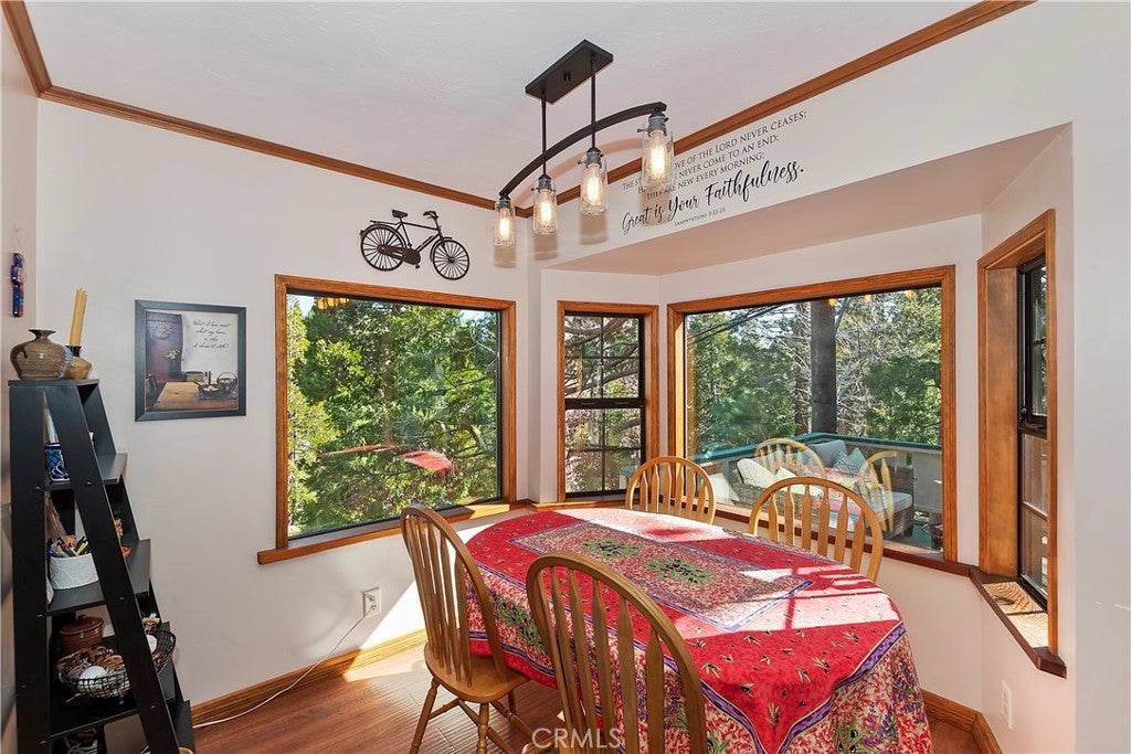 Lake Arrowhead, California, 92352, United States, 4 Bedrooms Bedrooms, ,3 BathroomsBathrooms,Residential,For Sale,1975175