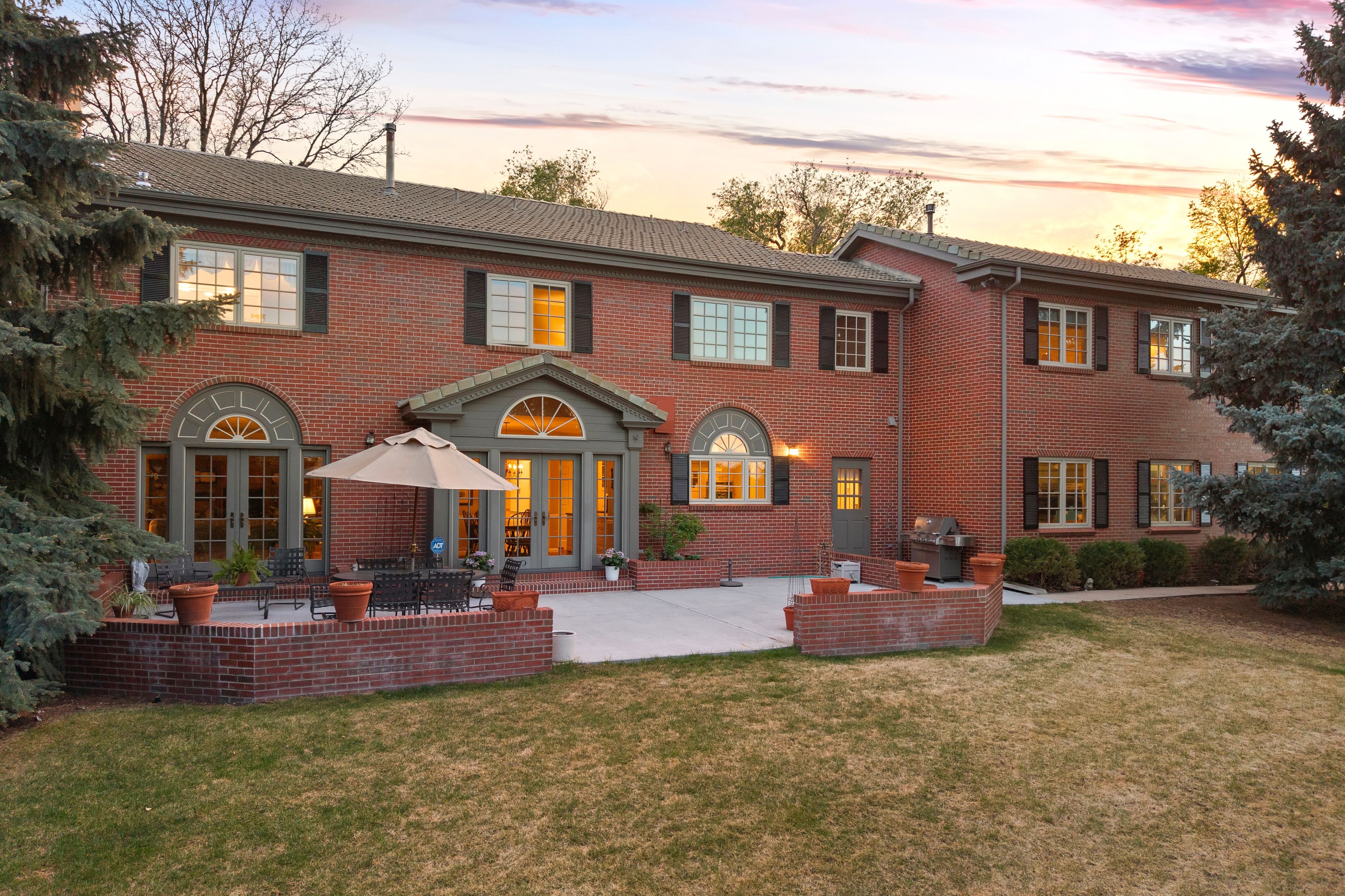  Exceptional Pennsylvania-Inspired Red Brick Colonial Revival - 物件實景