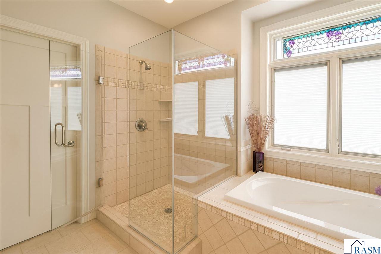 Mankato, Minnesota, 56001, United States, 3 Bedrooms Bedrooms, ,2 BathroomsBathrooms,Residential,For Sale,1982289