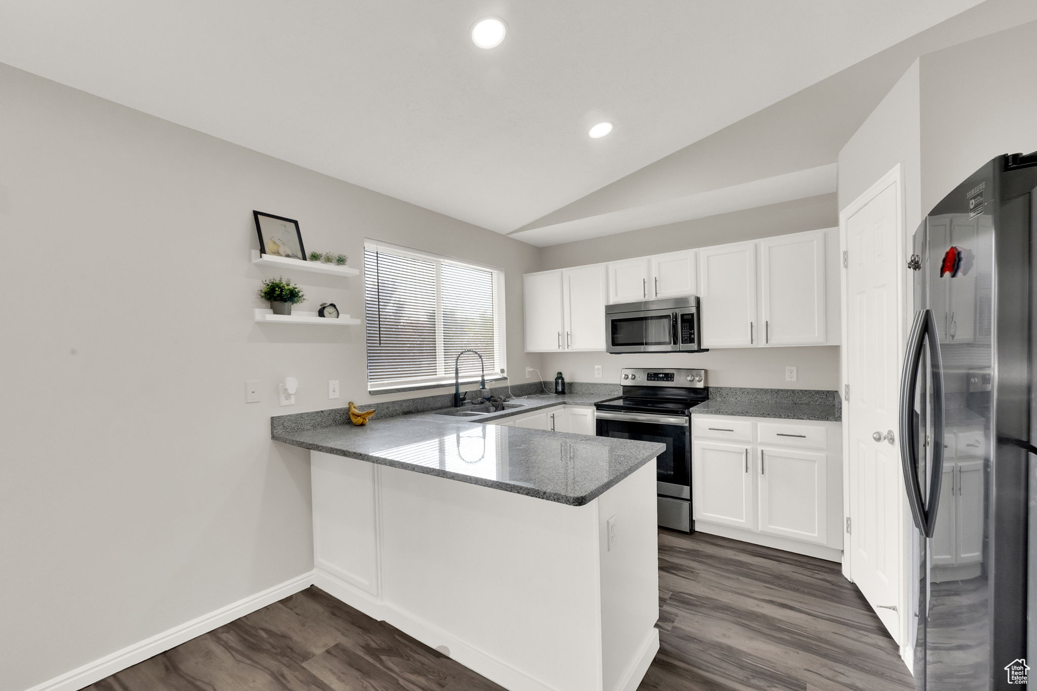 Salt Lake City, Utah, 84118, United States, 5 Bedrooms Bedrooms, ,3 BathroomsBathrooms,Residential,For Sale,1947588