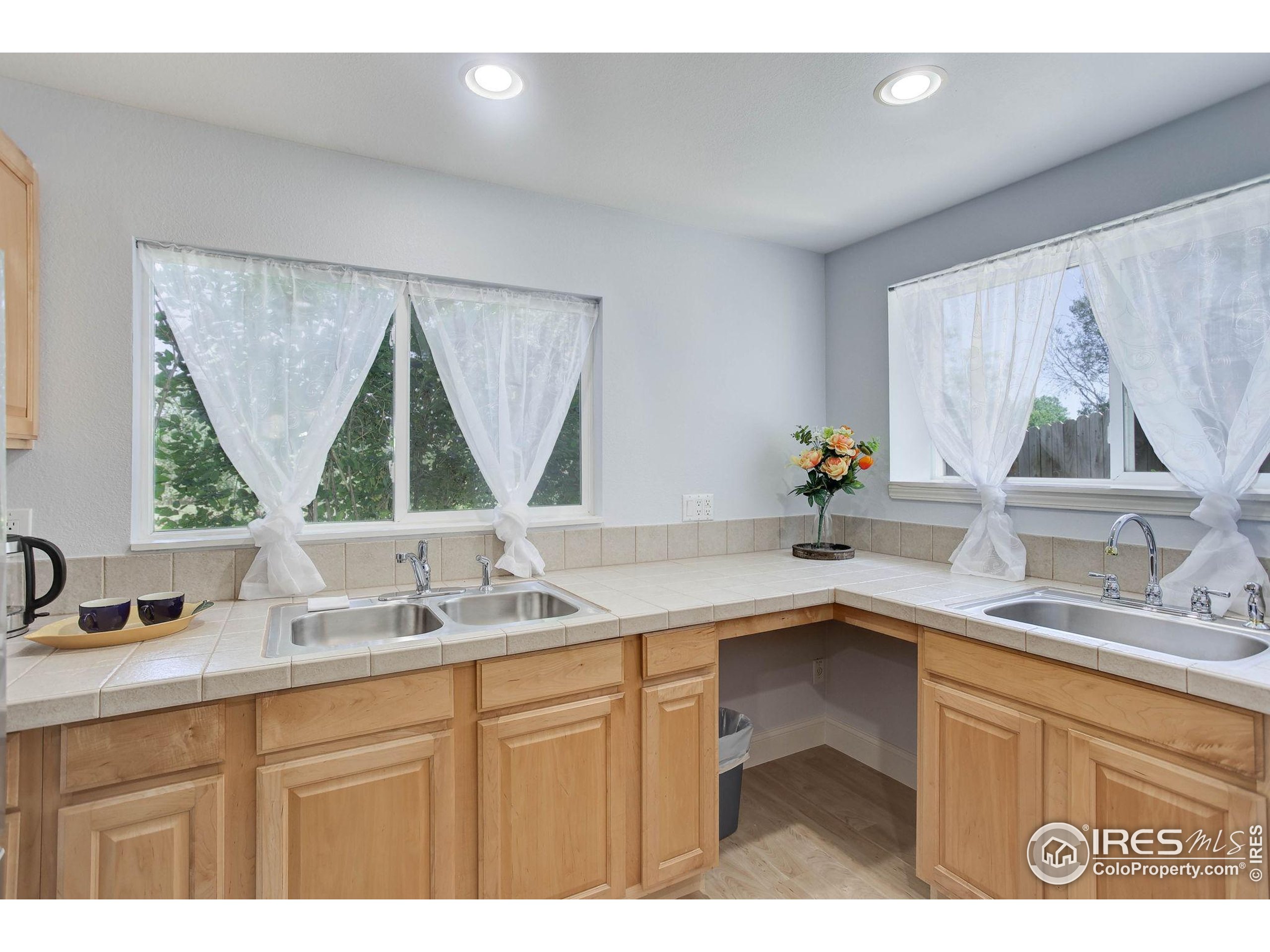 Erie, Colorado, 80516, United States, 3 Bedrooms Bedrooms, ,1 BathroomBathrooms,Residential,For Sale,1847115